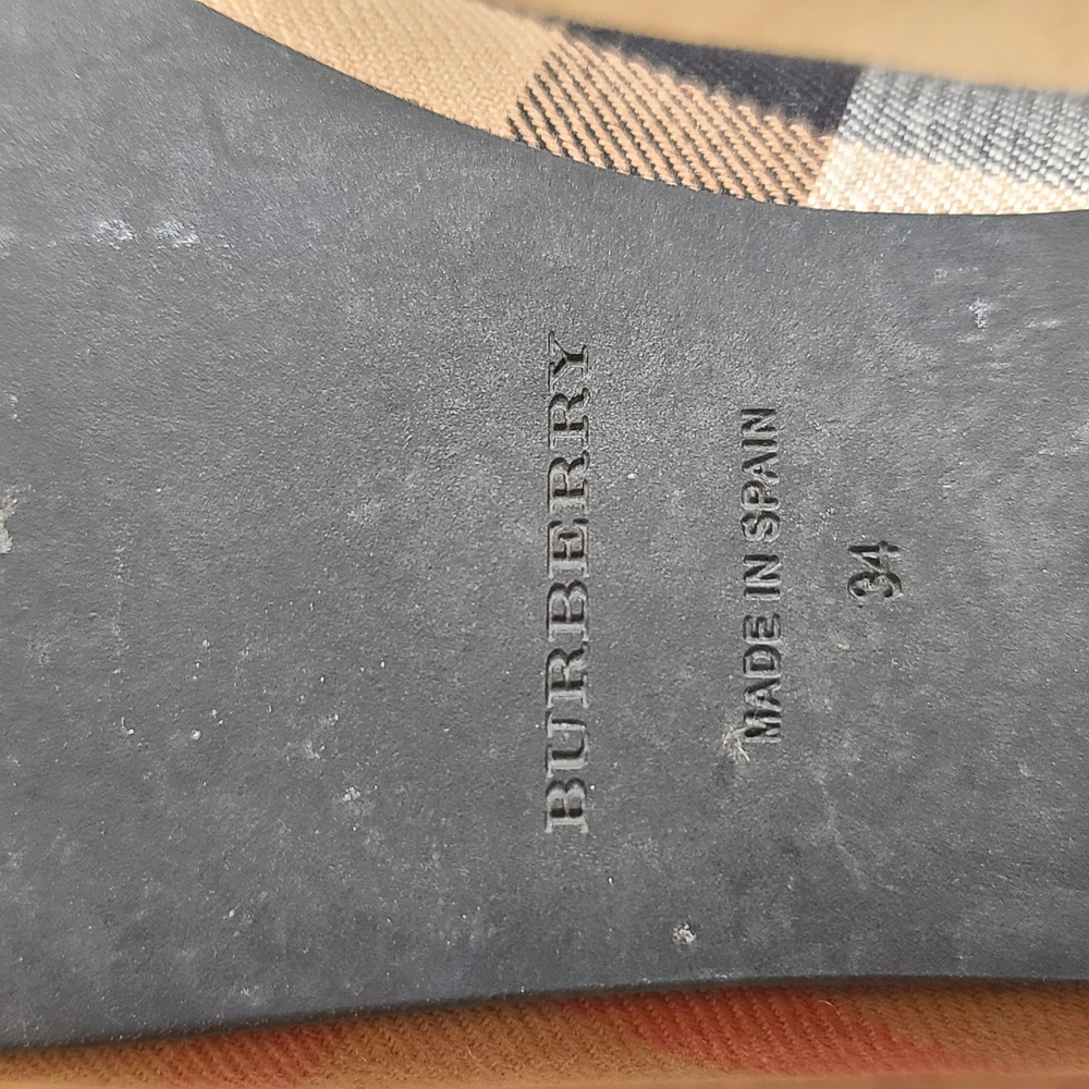 Burberry Women's Checkered Flats - Black and Tan - Picture 5 of 5